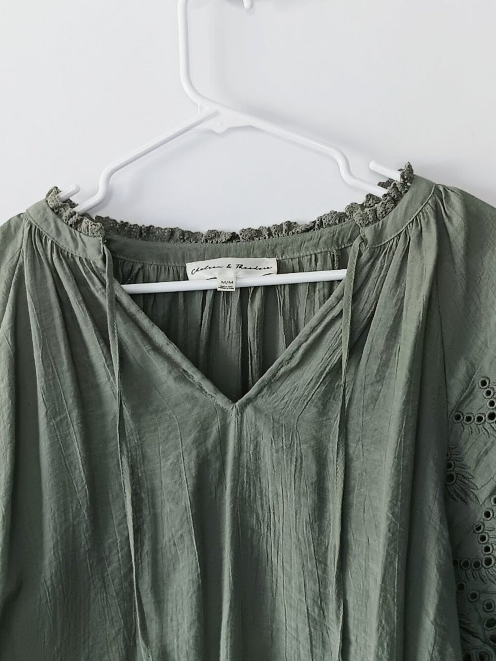 CHELSEA & THEODORE Deep Sage Green Lace Blouse Size M - Picture 2 of 15